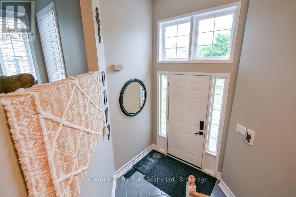 1117 Corrie Street, Innisfil, Ontario  L9S 1W9 - Photo 5 - N13638448