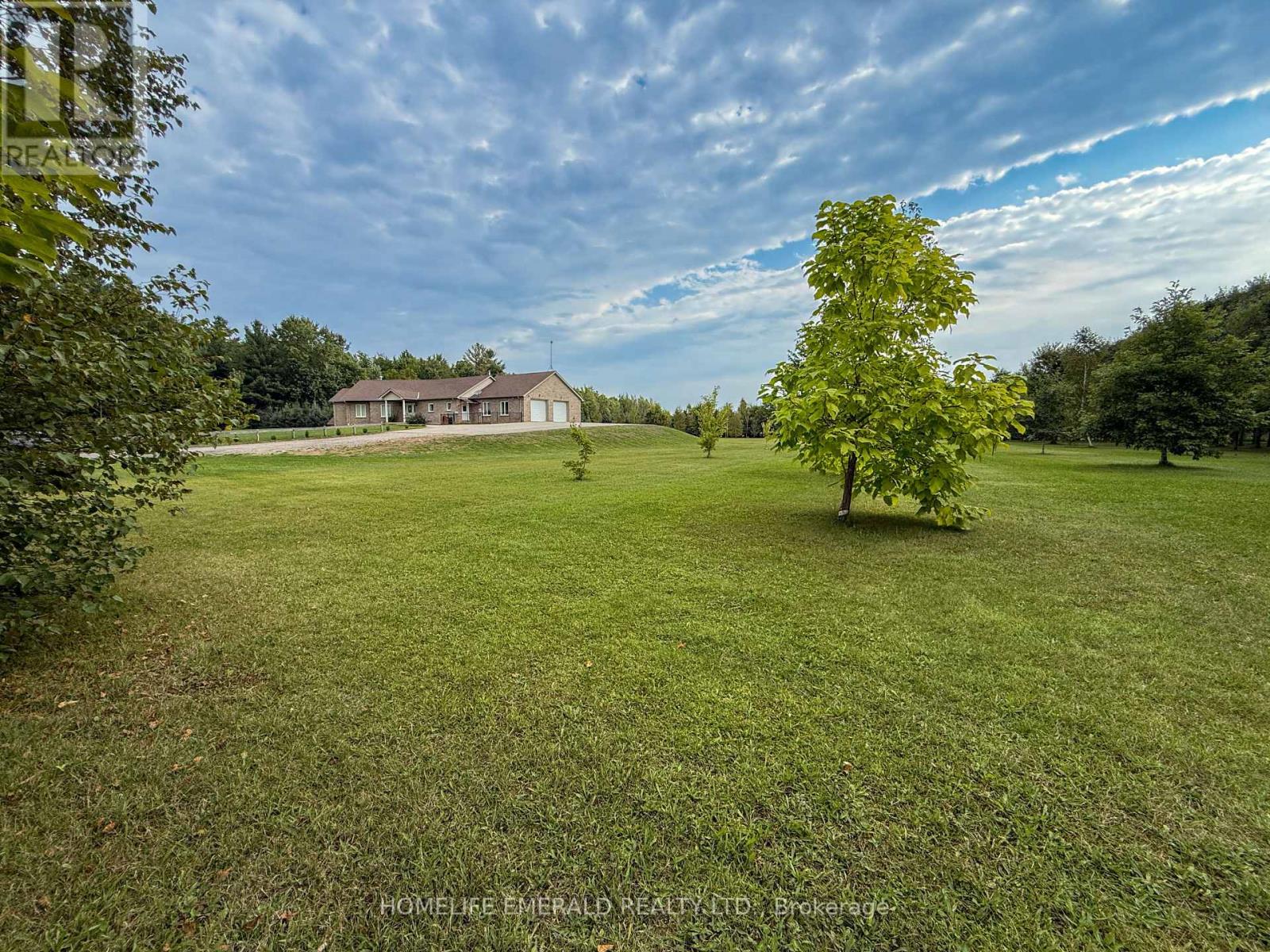 3175 3/4 Concession, Clearview, Ontario  L0M 1N0 - Photo 2 - S13638372