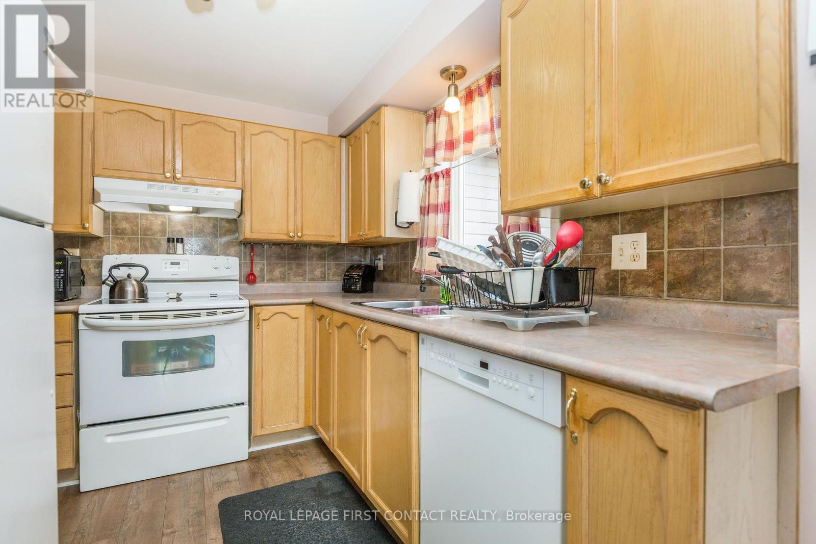 63 Dunsmore Lane, Barrie, Ontario L4M 6Z9 - Photo 14 - S13638450