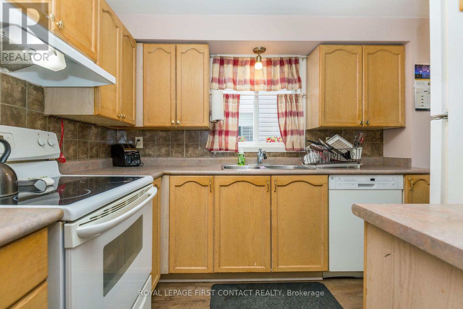 63 Dunsmore Lane, Barrie, Ontario L4M 6Z9 - Photo 15 - S13638450