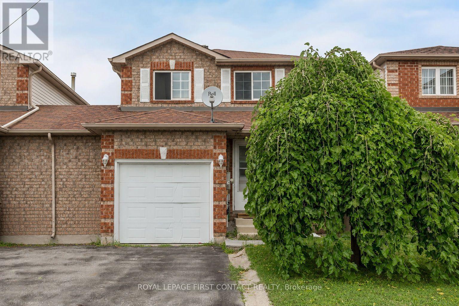 63 Dunsmore Lane, Barrie, Ontario L4M 6Z9 - Photo 2 - S13638450