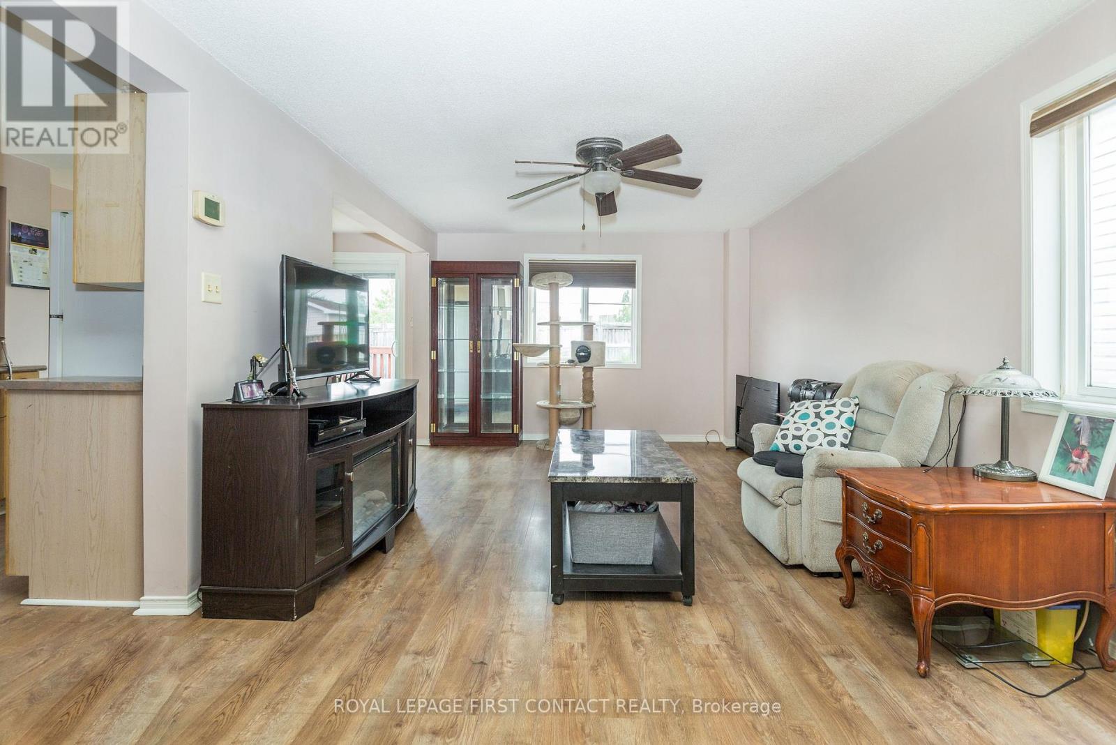 63 Dunsmore Lane, Barrie, Ontario L4M 6Z9 - Photo 9 - S13638450