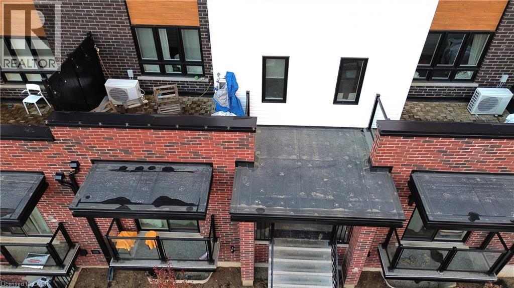 287 Chapel Hill Drive, Kitchener, Ontario  N2R 0S4 - Photo 2 - 40853087