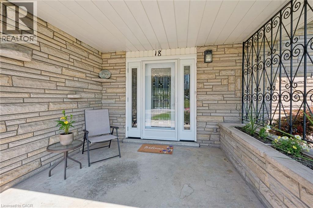 18 Strathcona Crescent, Kitchener, Ontario  N2B 2W6 - Photo 4 - 40847427