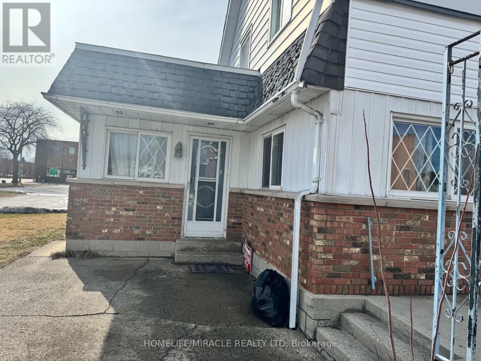 217 Creek Street, Chatham-Kent, Ontario  N8A 4C1 - Photo 2 - X13638462