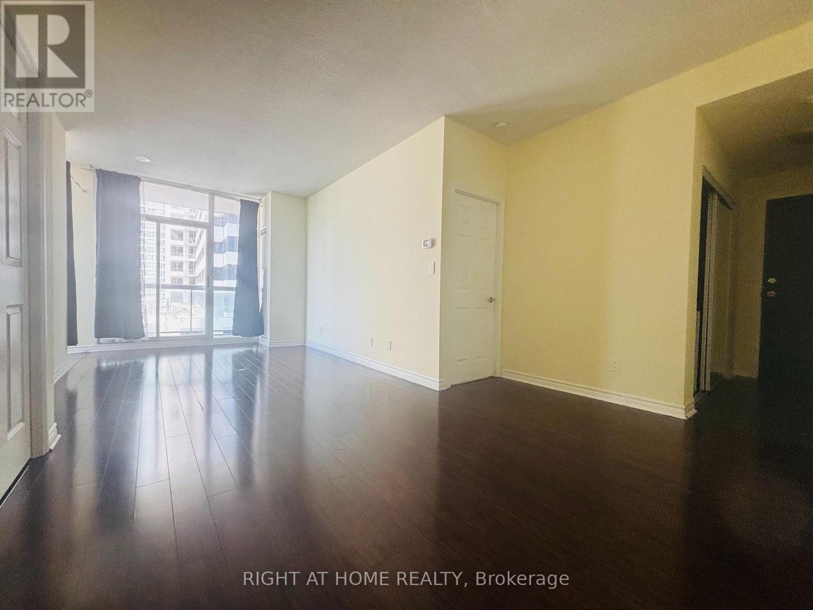 907 - 3504 Hurontario Street, Mississauga, Ontario  L5B 0B9 - Photo 10 - W13518016