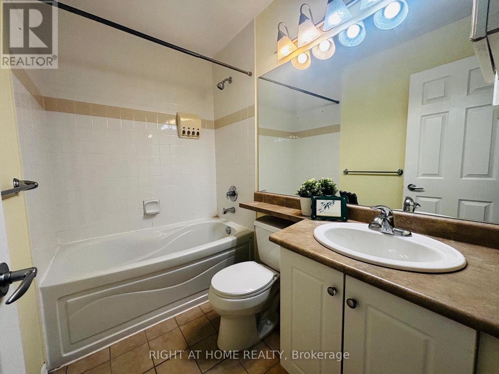 907 - 3504 Hurontario Street, Mississauga, Ontario  L5B 0B9 - Photo 16 - W13518016