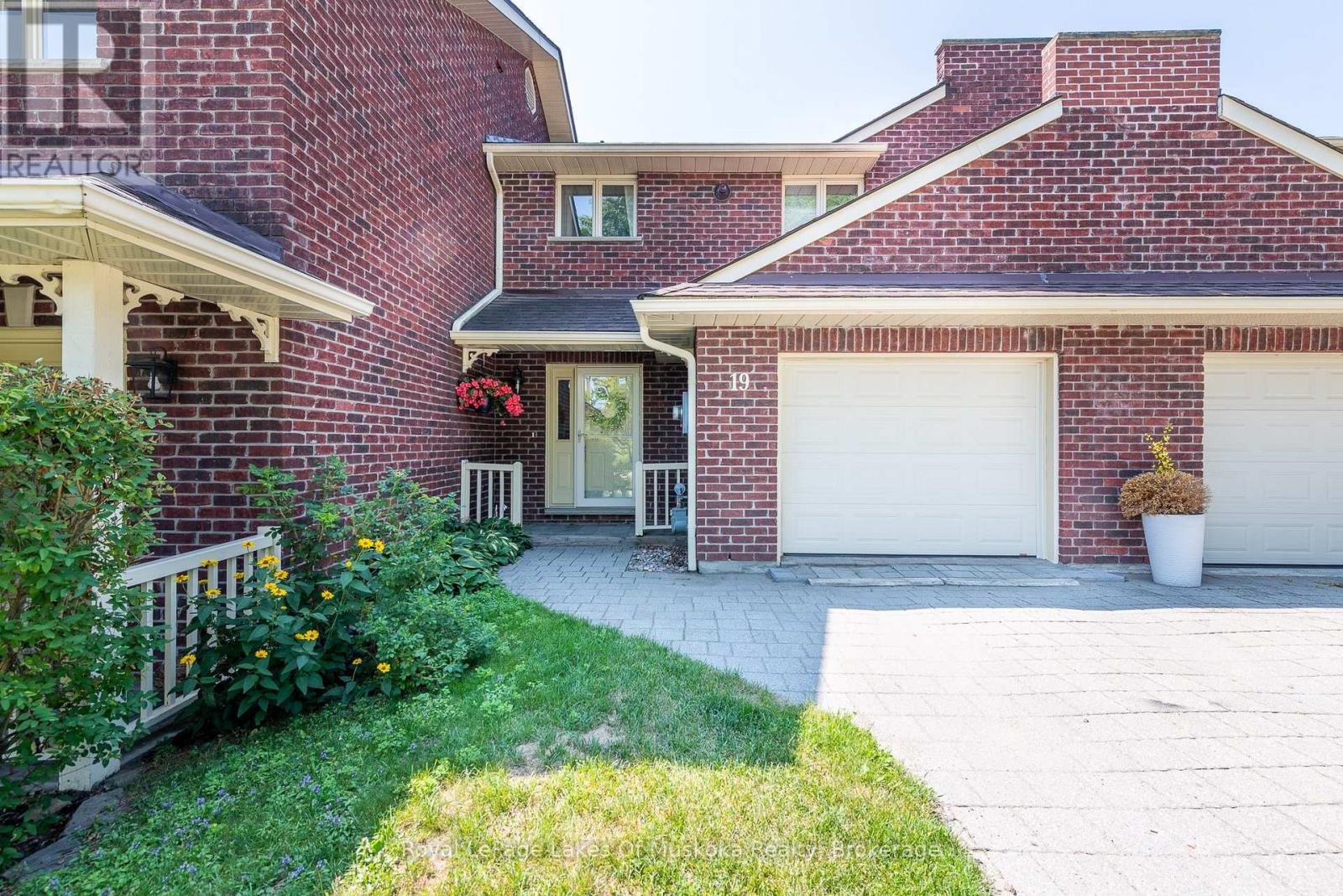 19 John Street, Huntsville, Ontario  P1H 1H2 - Photo 4 - X13465822