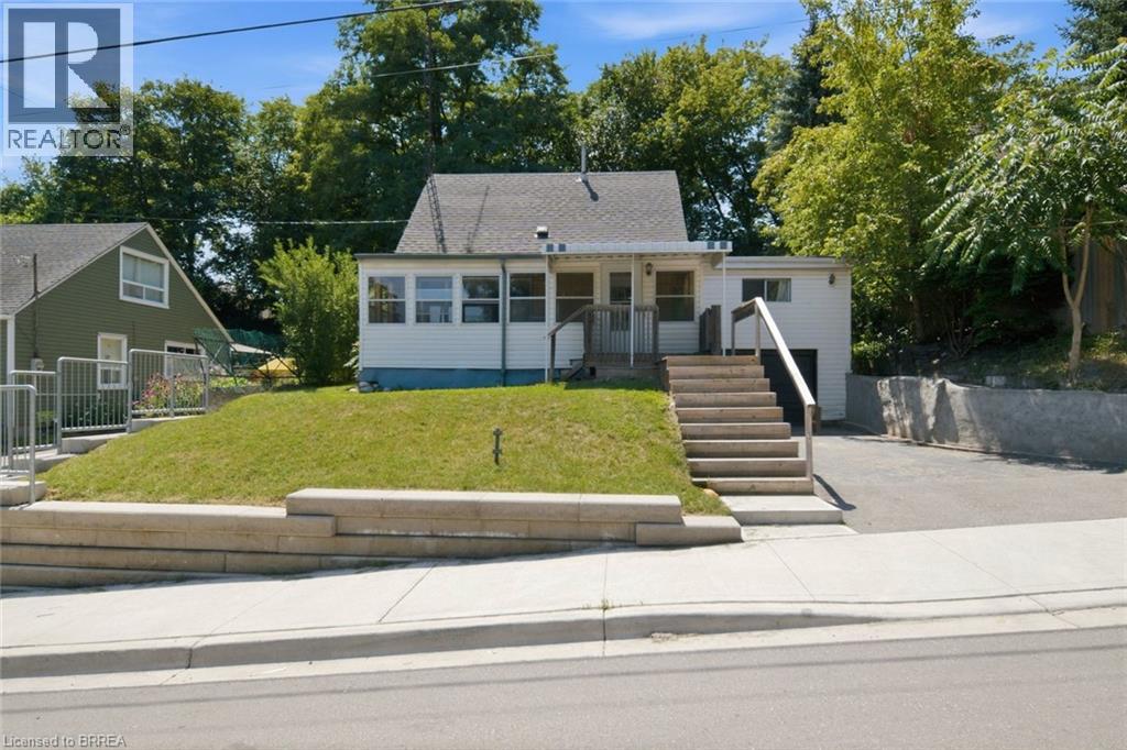 42 DUNDAS Street E, Brantford, Ontario