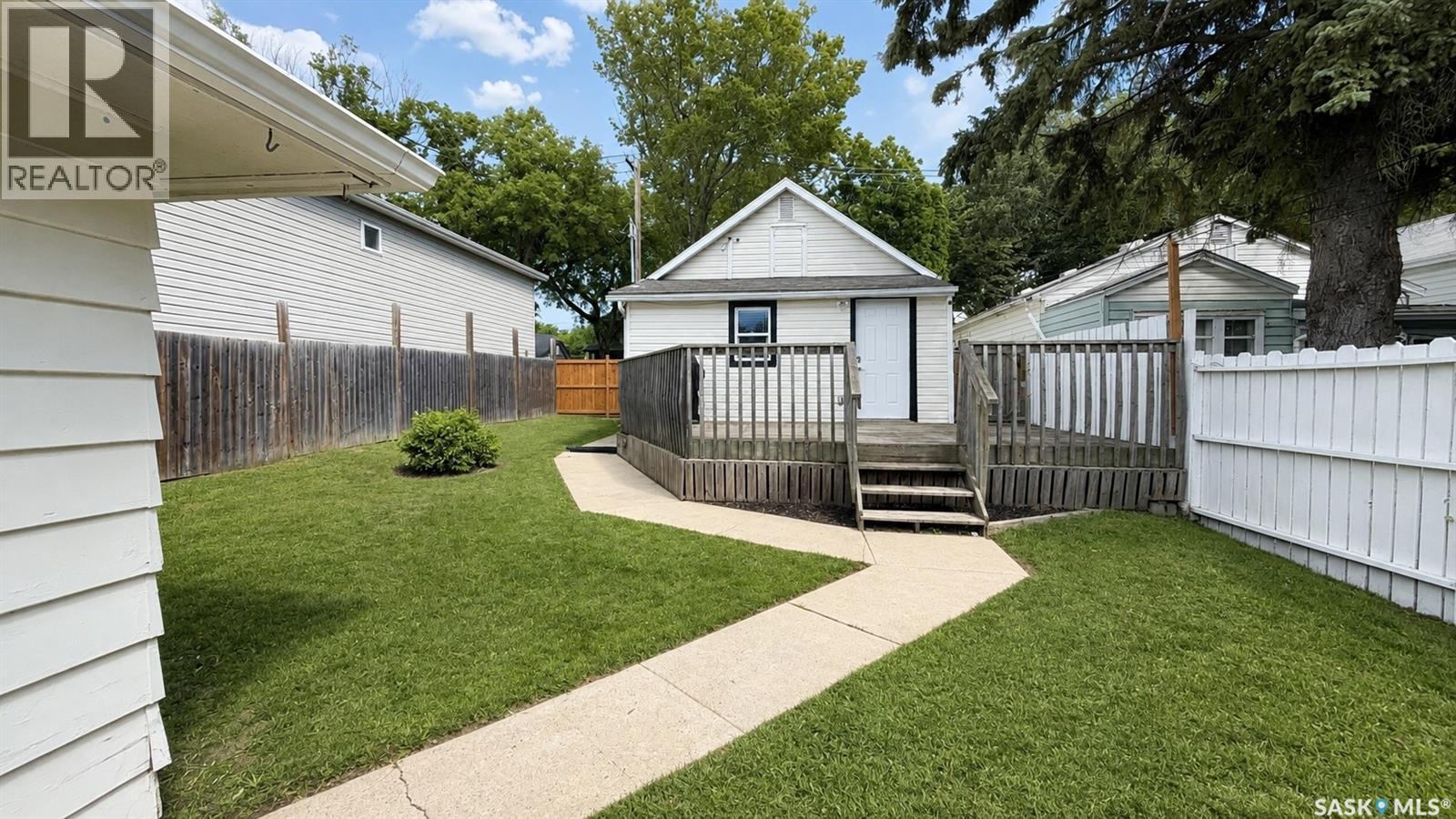 413 L Avenue N, Saskatoon, Saskatchewan  S7L 2P6 - Photo 3 - SK044397