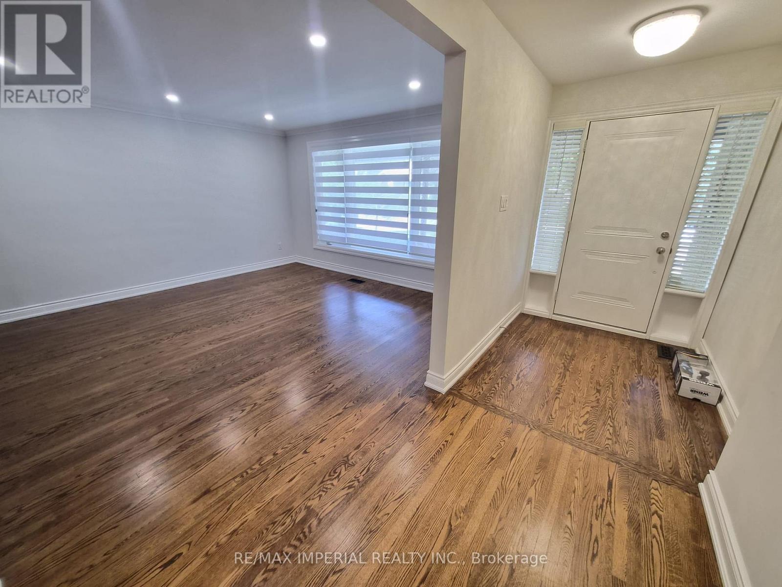 8 Multiflora Place, Markham, Ontario L3T 2W5 - Photo 5 - N13638076