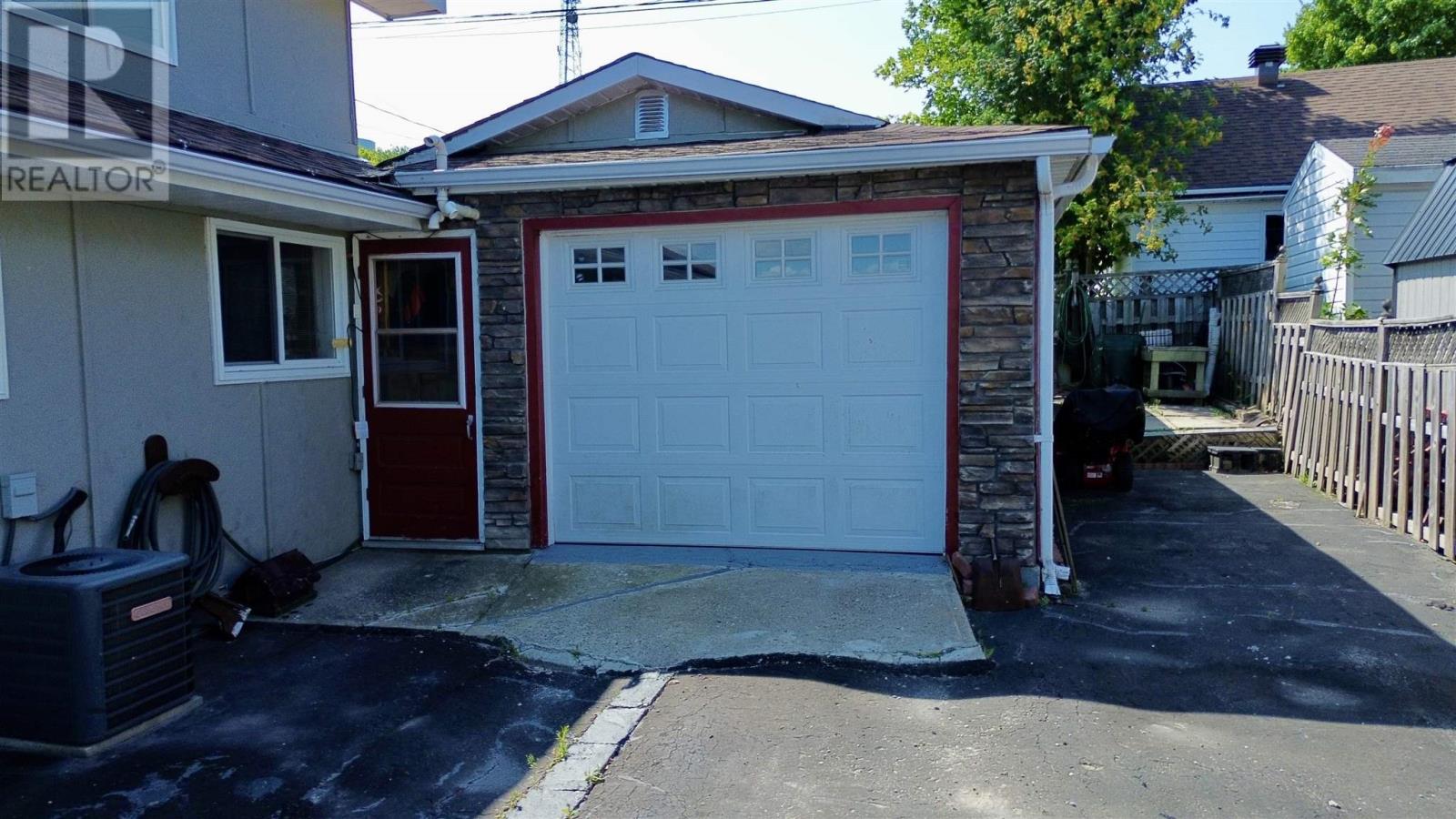 83 Hutchison Ave, Elliot Lake, Ontario  P5A 1W7 - Photo 5 - SM262001