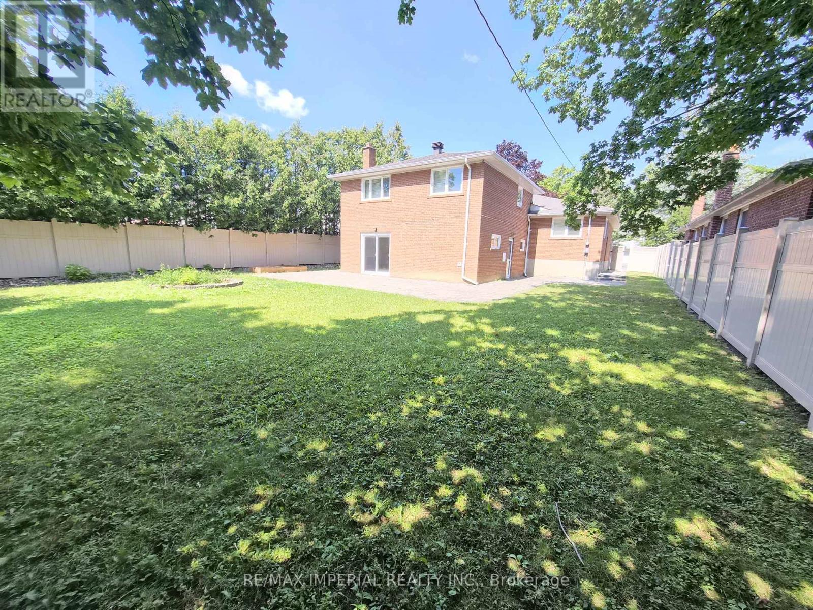 8 Multiflora Place, Markham, Ontario L3T 2W5 - Photo 4 - N13638076