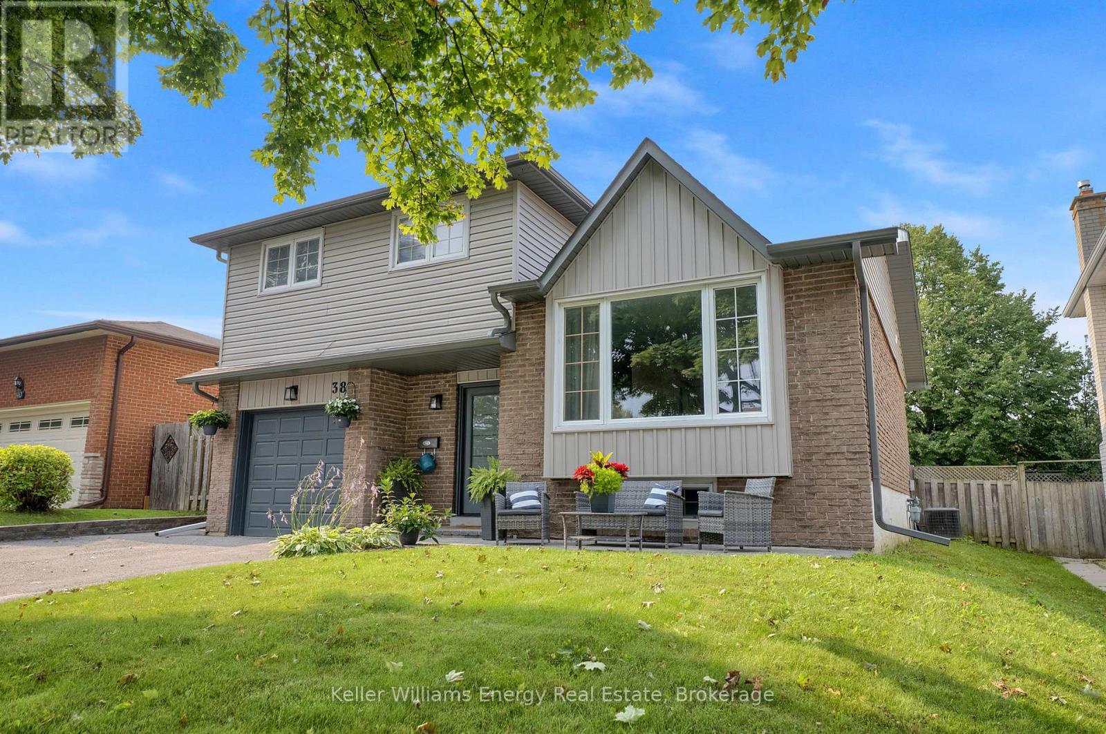 38 Spry Avenue, Clarington, Ontario  L1C 3T5 - Photo 3 - E13638762