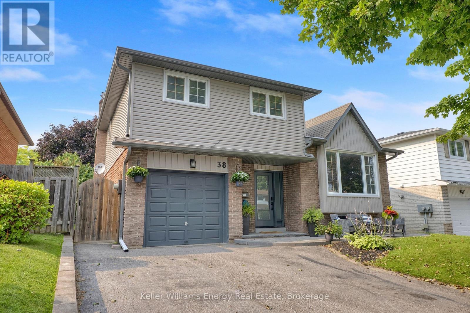 38 Spry Avenue, Clarington, Ontario  L1C 3T5 - Photo 4 - E13638762