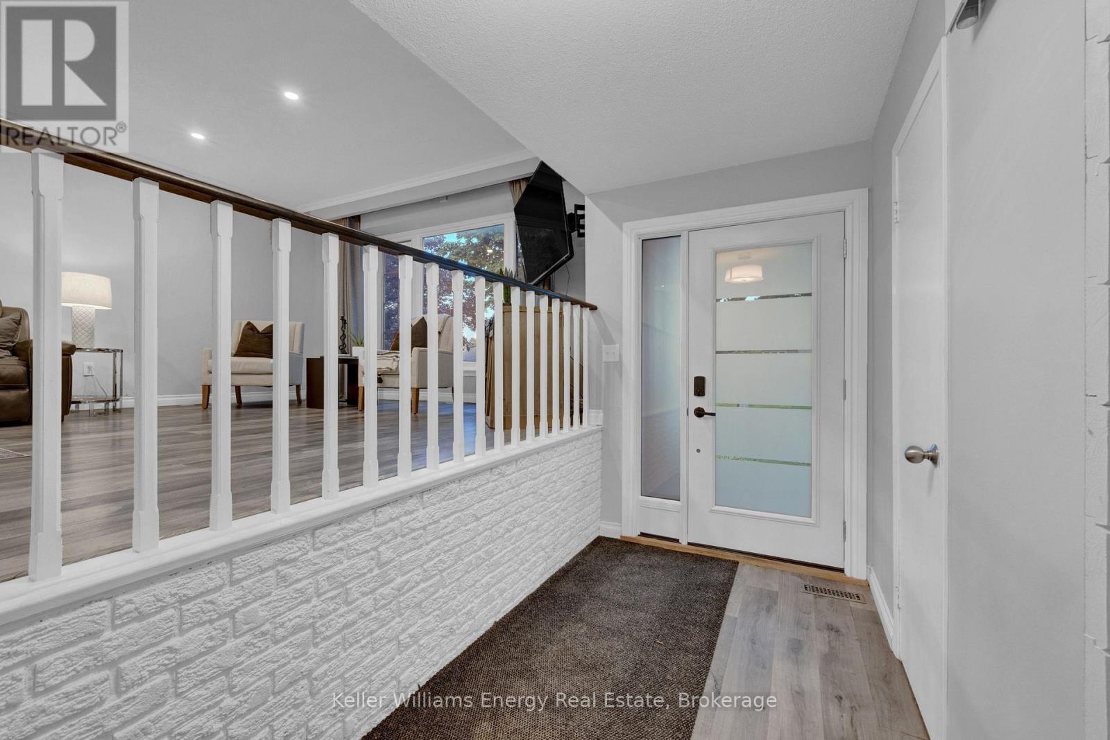 38 Spry Avenue, Clarington, Ontario  L1C 3T5 - Photo 5 - E13638762