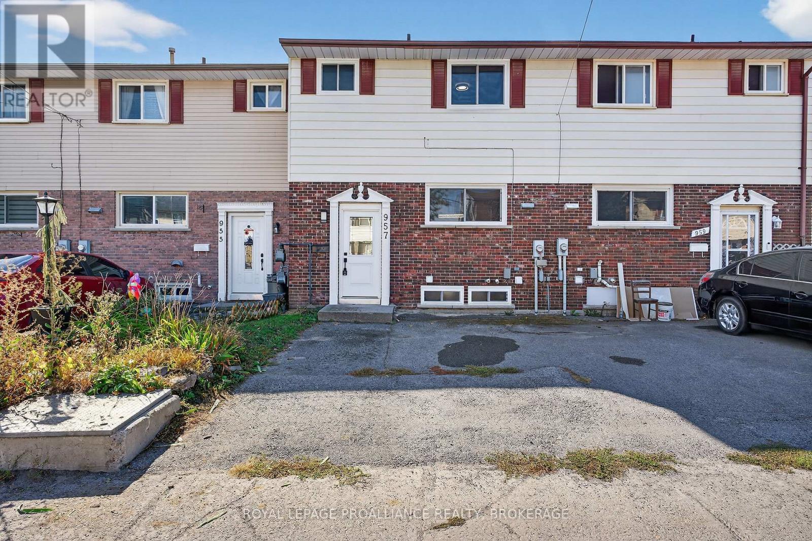 957 Oakview Avenue, Kingston, Ontario K7M 6W9 - Photo 2 - X13638558