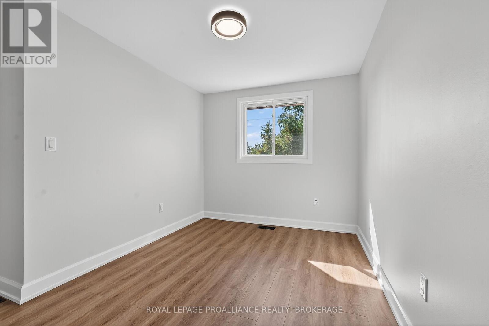 957 Oakview Avenue, Kingston, Ontario K7M 6W9 - Photo 21 - X13638558