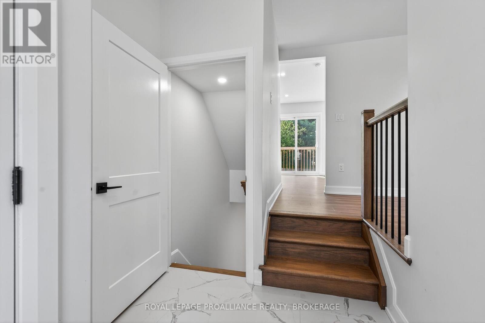 957 Oakview Avenue, Kingston, Ontario K7M 6W9 - Photo 5 - X13638558