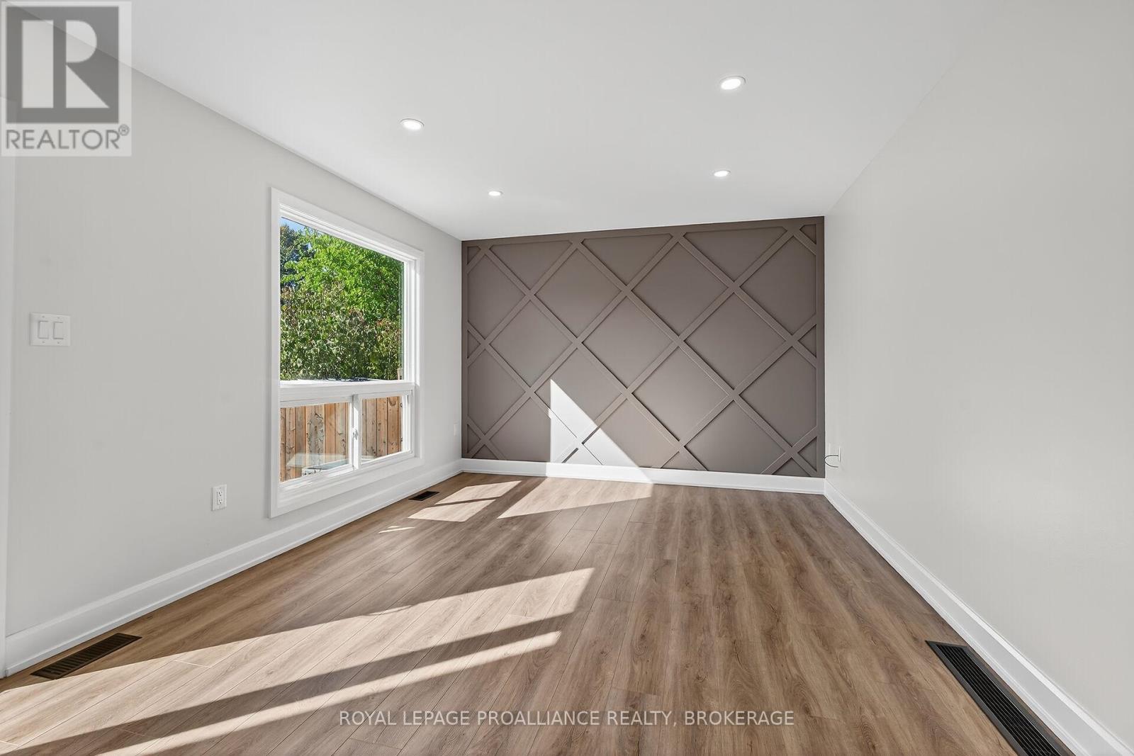 957 Oakview Avenue, Kingston, Ontario K7M 6W9 - Photo 8 - X13638558