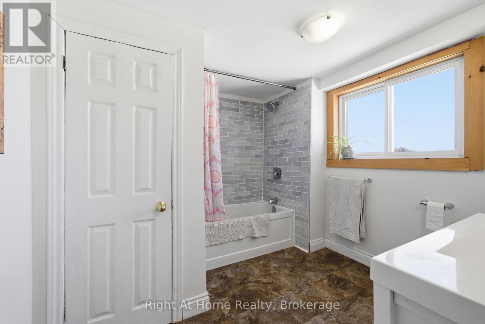 660 County Rd 19 Road, Prince Edward County, Ontario  K0K 1T0 - Photo 42 - X13638630