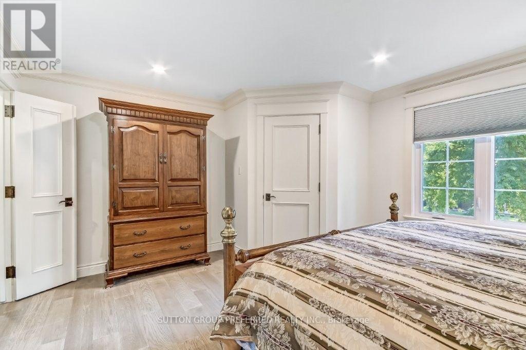 54 Lloyd Manor Crescent, London North, Ontario  N6H 3Z3 - Photo 22 - X13638694