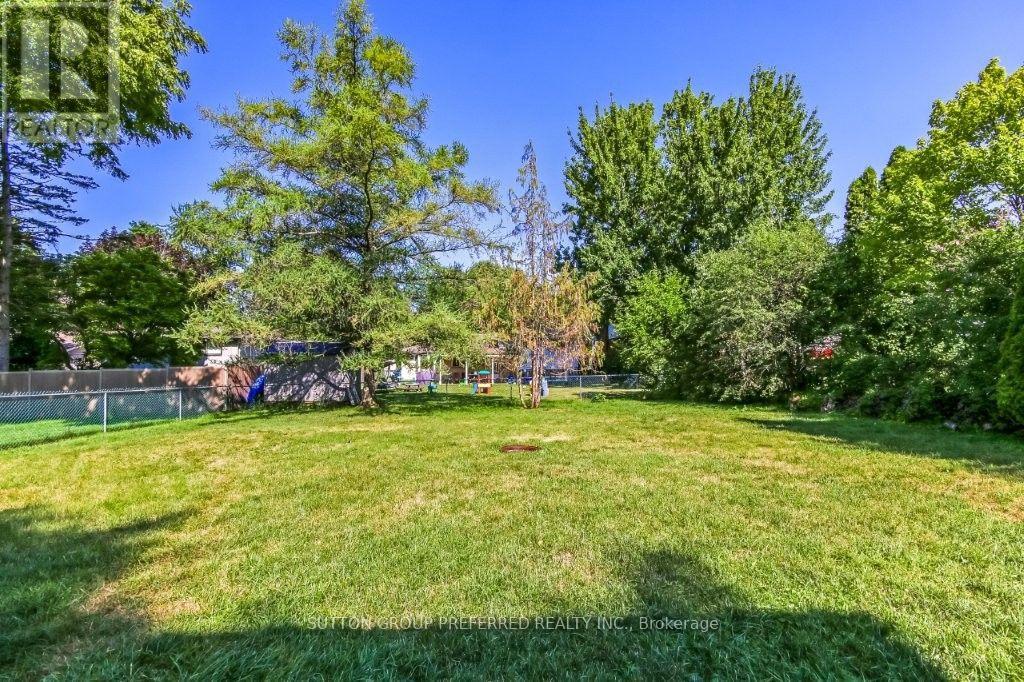 54 Lloyd Manor Crescent, London North, Ontario  N6H 3Z3 - Photo 30 - X13638694