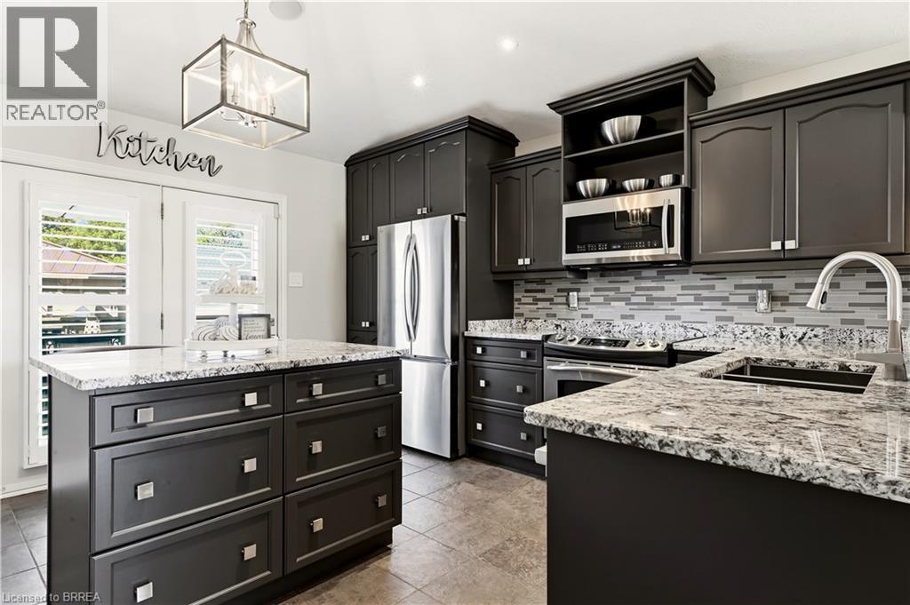 47 Deerpark Avenue, Brantford, Ontario  N3R 8B1 - Photo 3 - 40852378