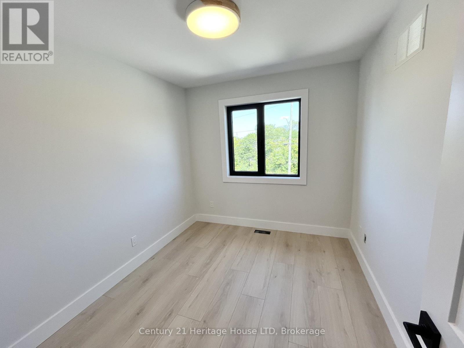 99a Moffatt Street, St. Catharines, Ontario  L2P 2L6 - Photo 23 - X13638648