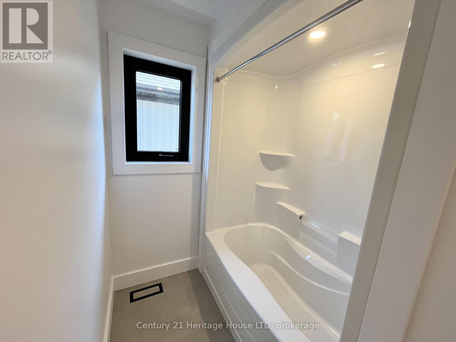 99a Moffatt Street, St. Catharines, Ontario  L2P 2L6 - Photo 26 - X13638648