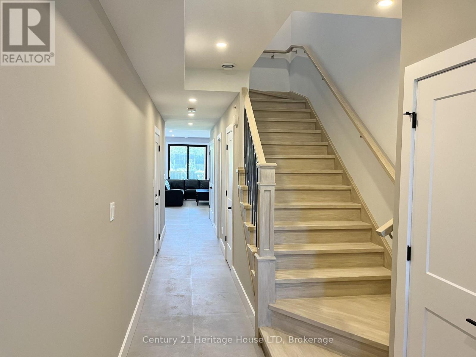 99a Moffatt Street, St. Catharines, Ontario  L2P 2L6 - Photo 3 - X13638648