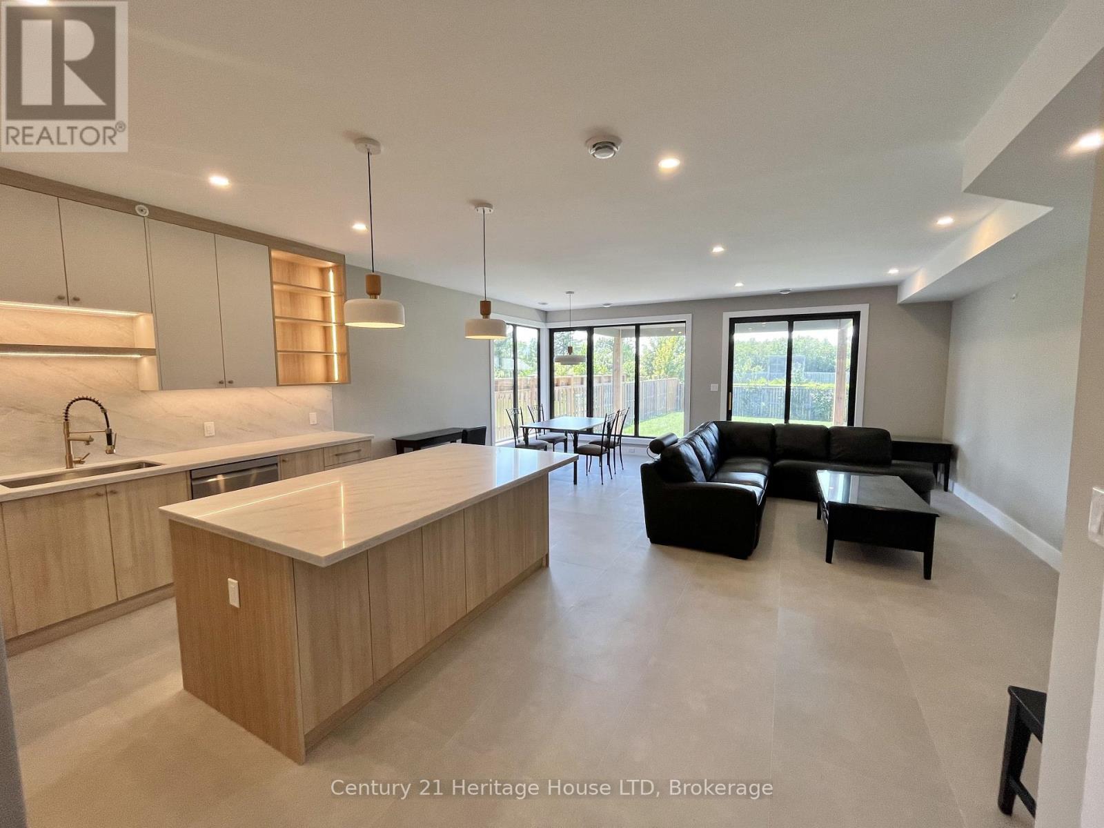 99a Moffatt Street, St. Catharines, Ontario  L2P 2L6 - Photo 6 - X13638648