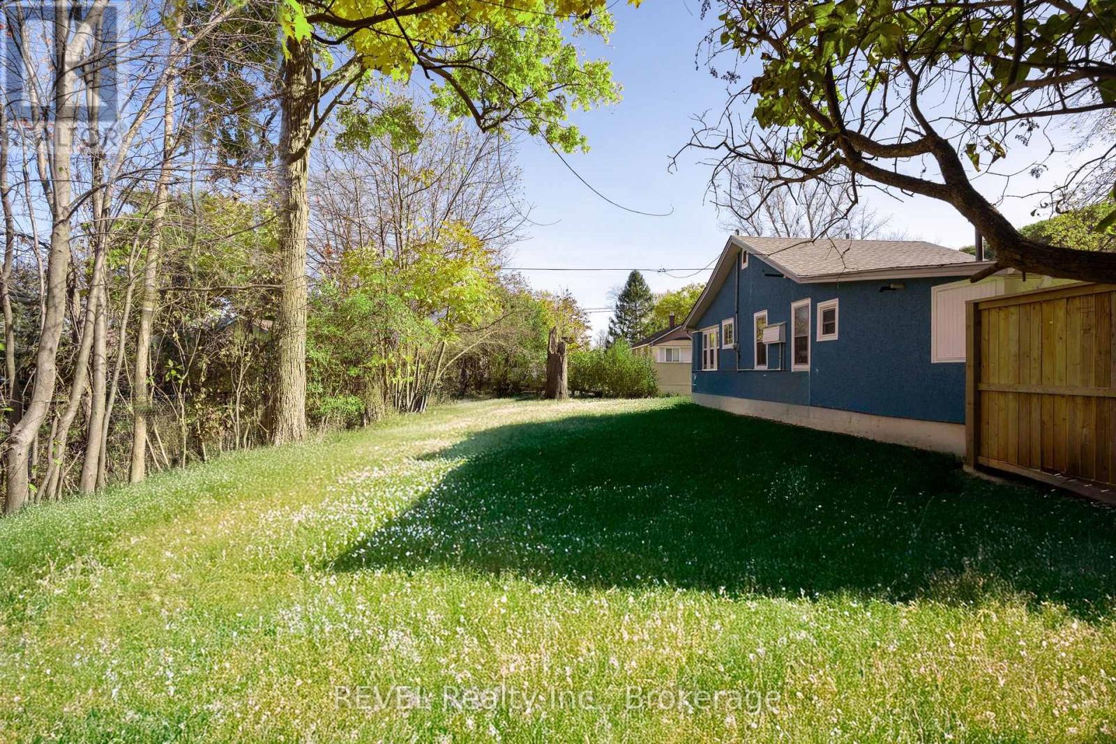 405 Oxford Avenue, Fort Erie, Ontario  L0S 1B0 - Photo 1 - X13638680