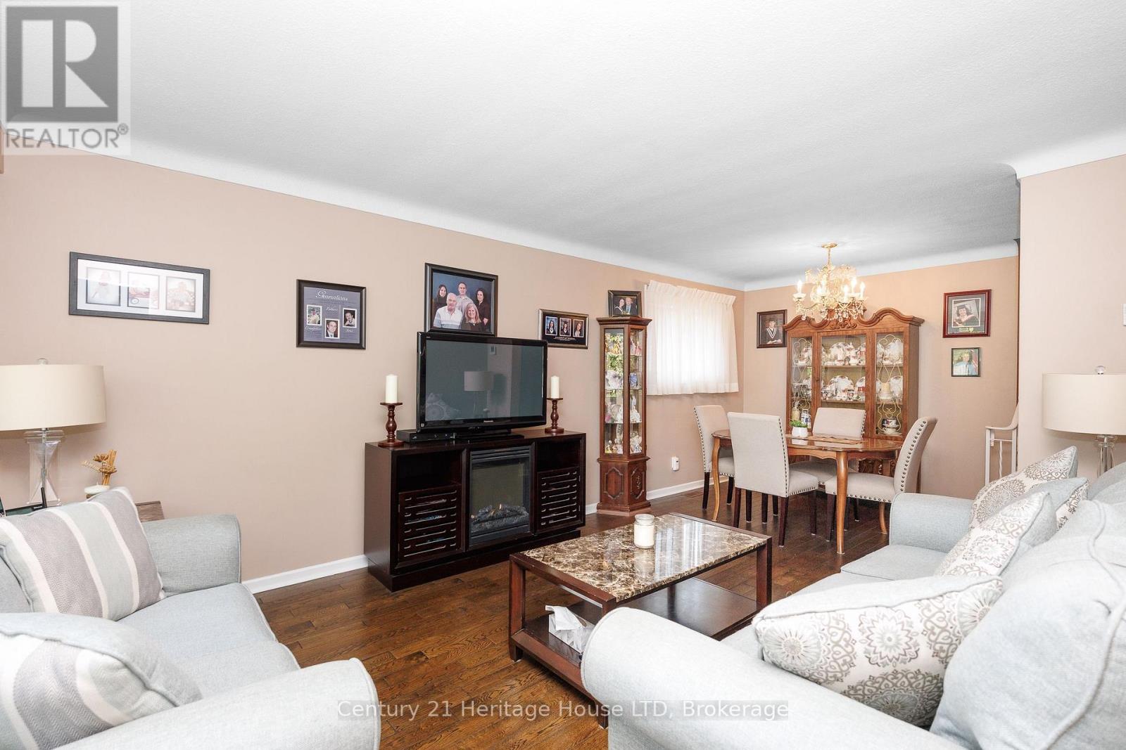 8086 Paddock Trail Drive, Niagara Falls, Ontario  L2H 1X3 - Photo 10 - X13638760