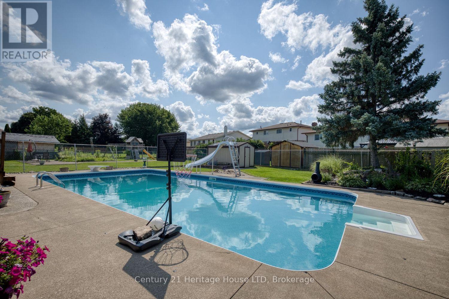 8086 Paddock Trail Drive, Niagara Falls, Ontario  L2H 1X3 - Photo 38 - X13638760