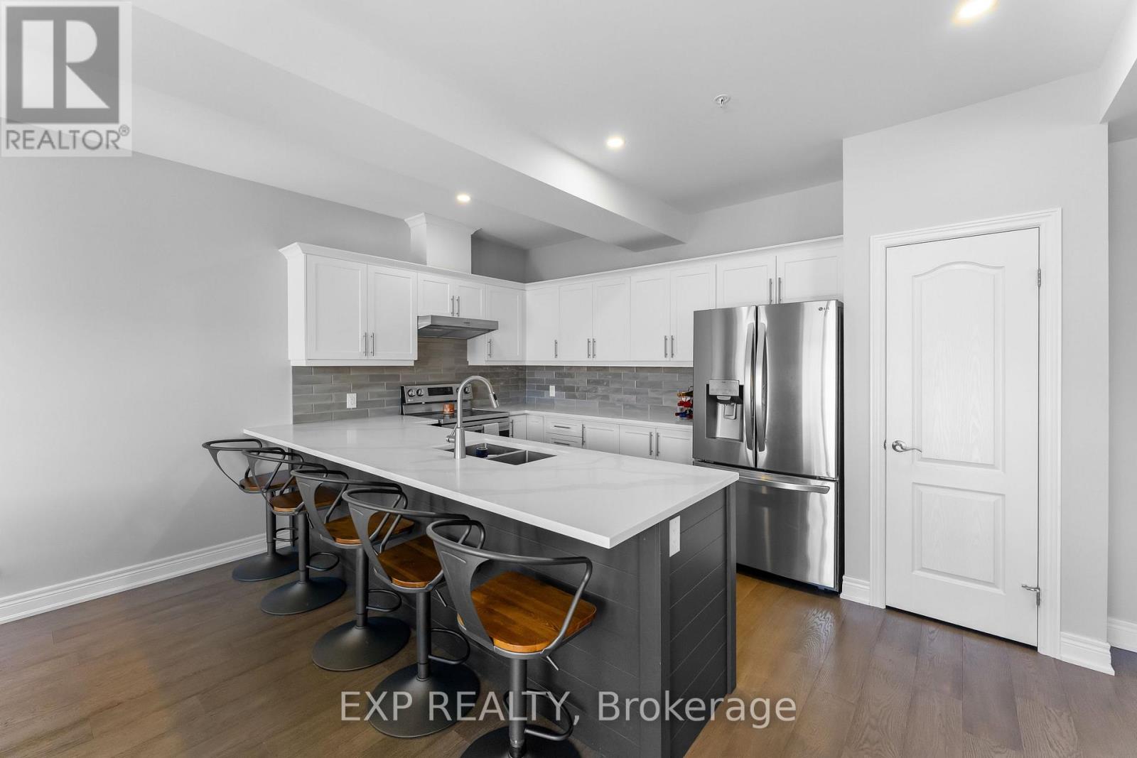 27 Corbin Street, St. Catharines, Ontario  L2P 0E8 - Photo 11 - X13638840