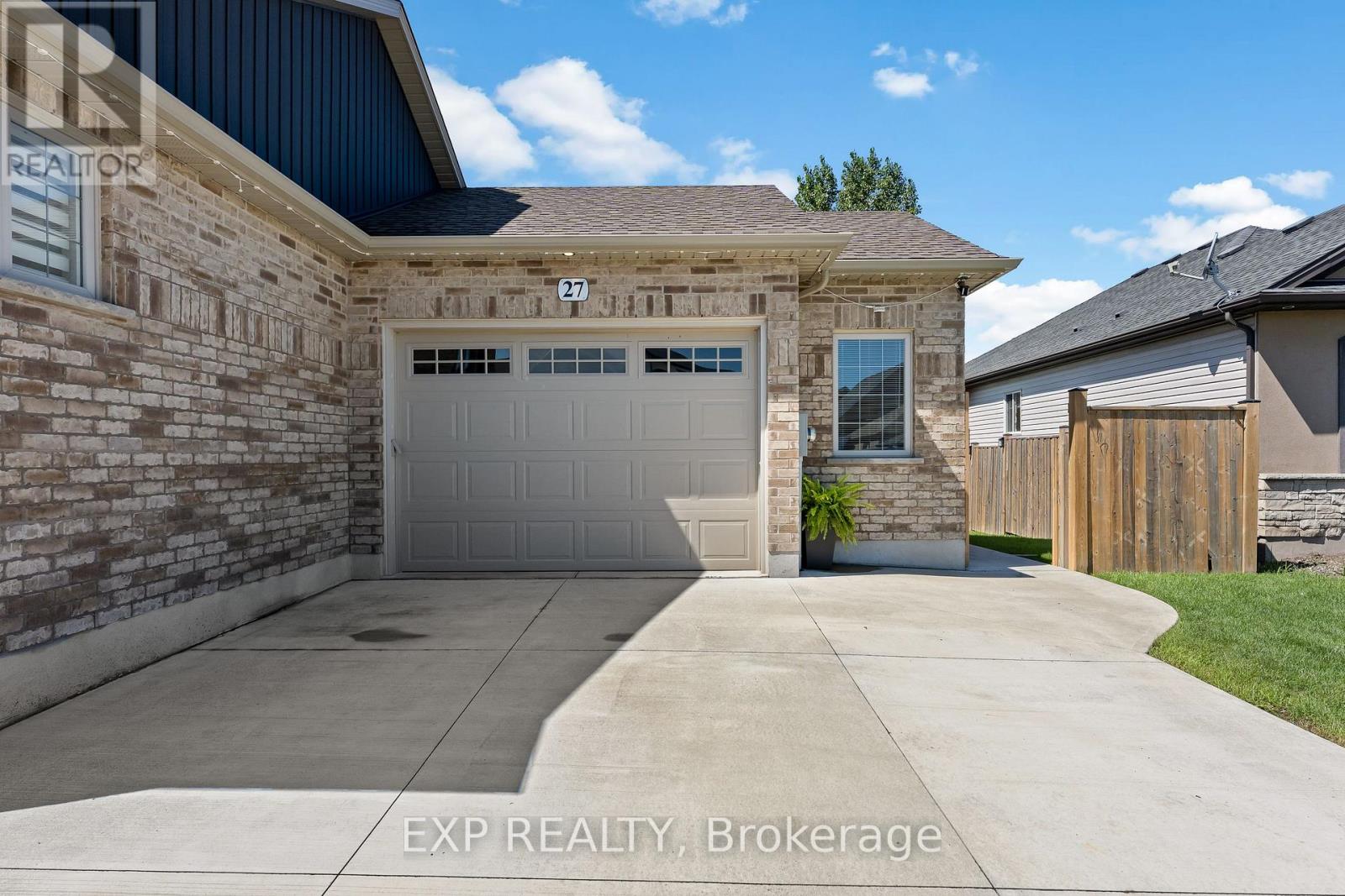 27 Corbin Street, St. Catharines, Ontario  L2P 0E8 - Photo 4 - X13638840