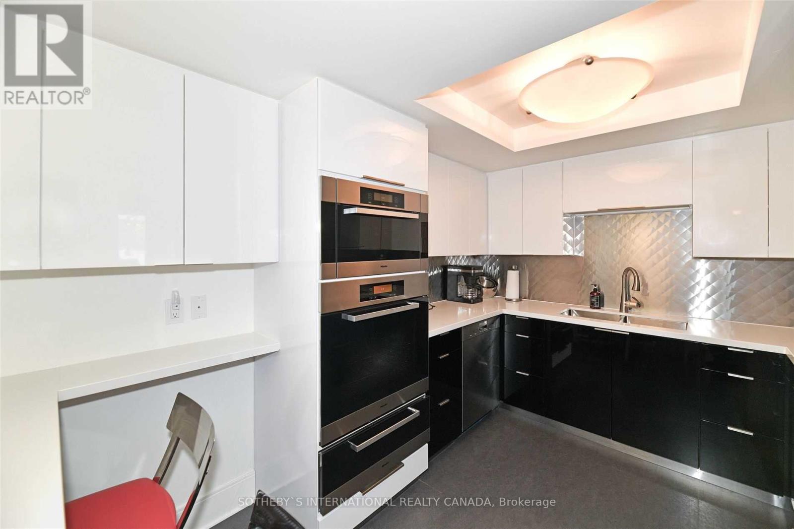 111 - 18 Lower Village Gate, Toronto, Ontario  M5P 3M1 - Photo 12 - C13637446