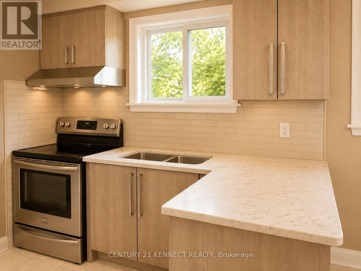 301 Glen Hill Drive, Whitby, Ontario  L1N 7J6 - Photo 4 - E13603546