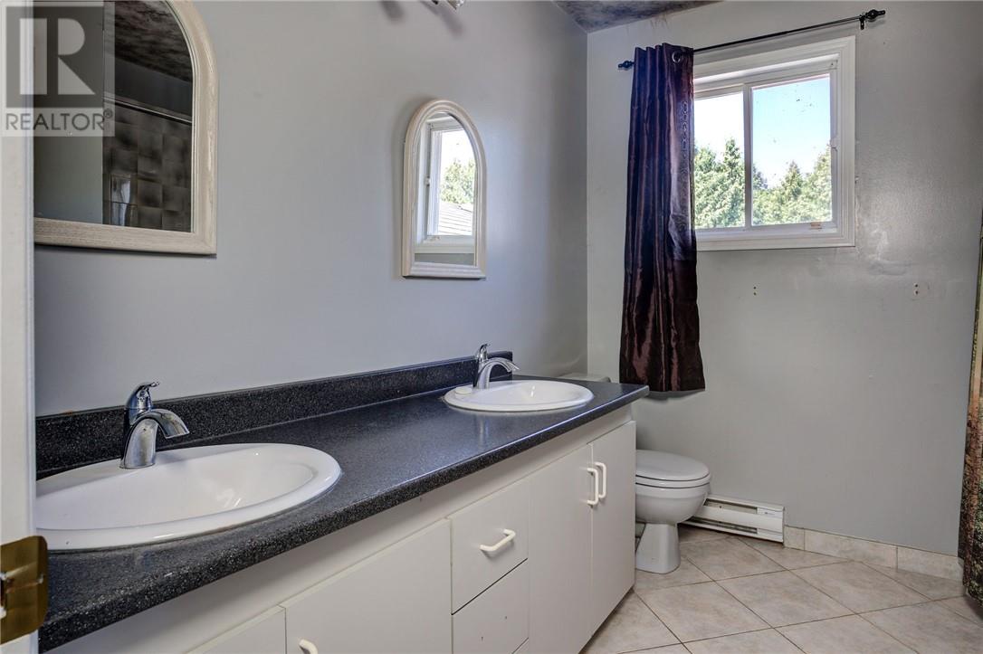 135 Ellen Street, Azilda, Ontario  P0M 1B0 - Photo 10 - 2129607