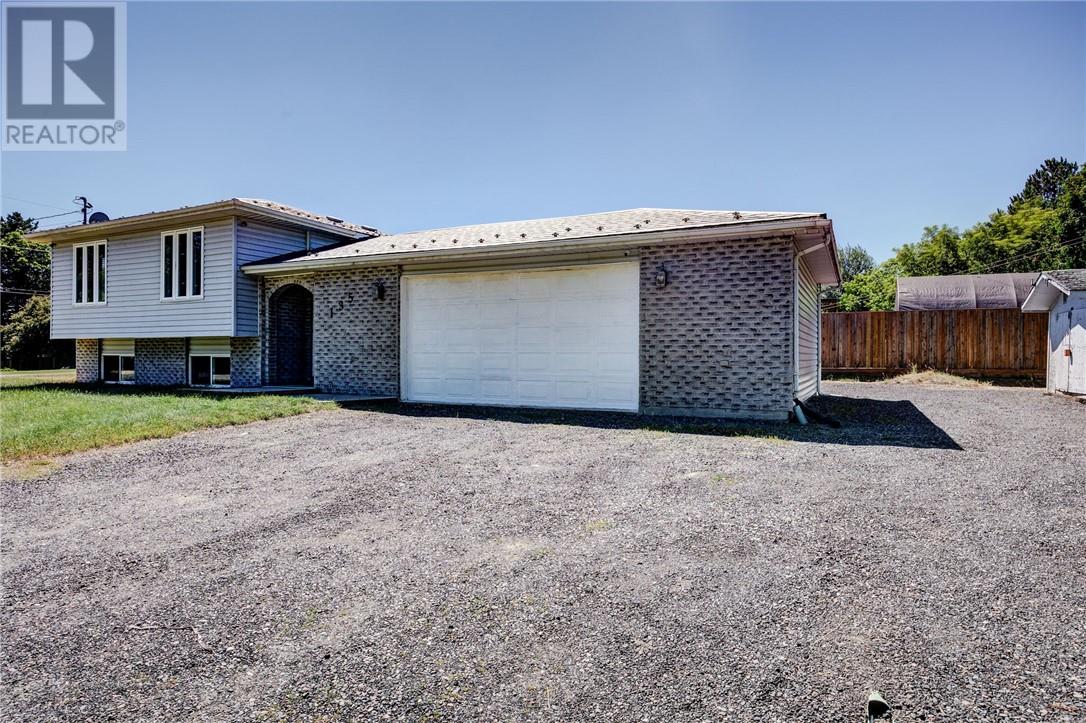 135 Ellen Street, Azilda, Ontario  P0M 1B0 - Photo 2 - 2129607