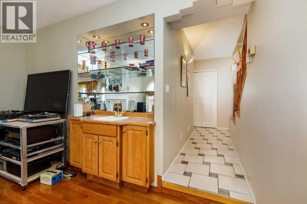 92 Anquetel Street, Red Deer, Alberta  T4R 2K7 - Photo 18 - A2332790