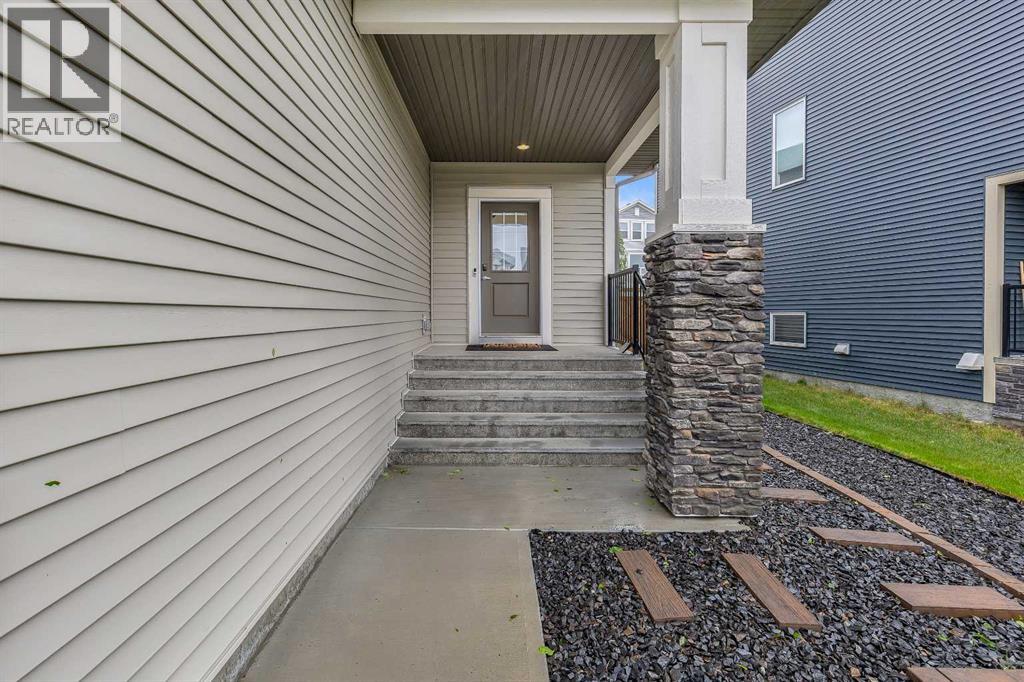 262 Hillcrest Heights SW, Airdrie, Alberta  T4B 3Z2 - Photo 4 - A2328331