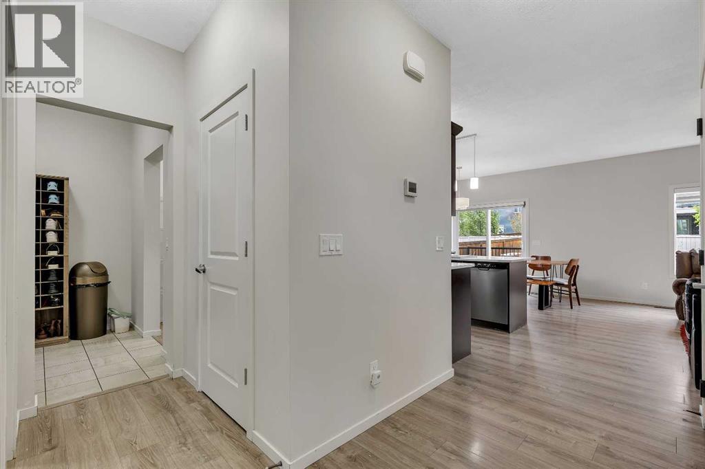262 Hillcrest Heights SW, Airdrie, Alberta  T4B 3Z2 - Photo 7 - A2328331