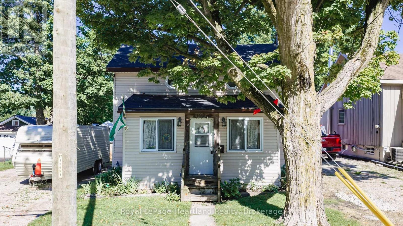122 Fulton Street, Central Huron (Clinton), Ontario  N0M 1L0 - Photo 3 - X13638540