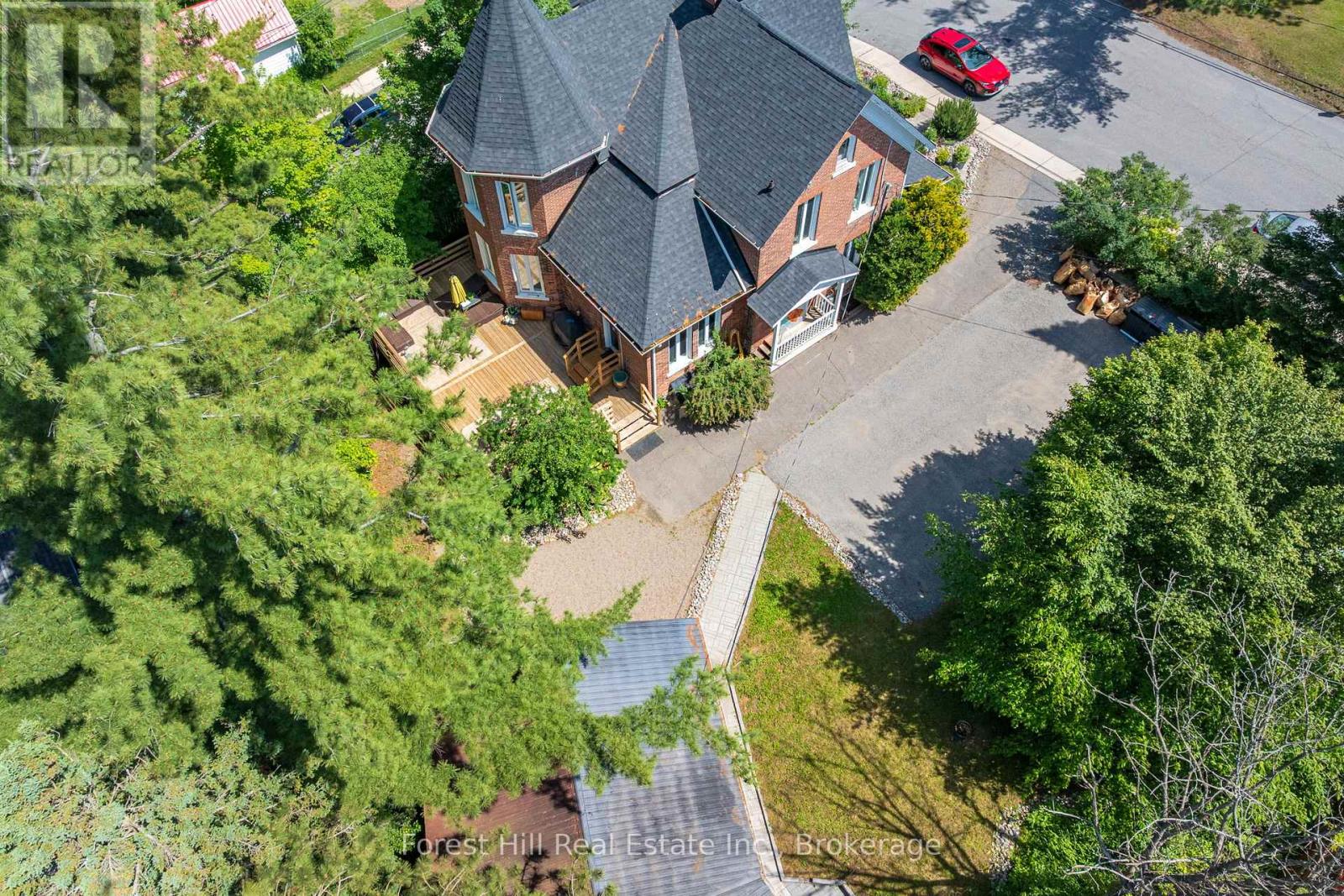 5 Lorne Street N, Huntsville, Ontario  P1H 2G1 - Photo 3 - X13638690