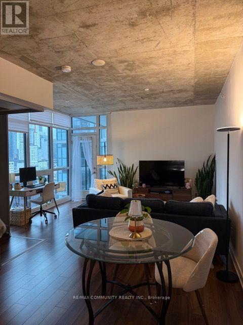 1514 - 210 SIMCOE STREET