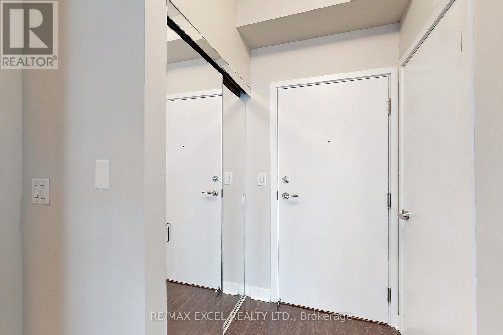 1013 - 295 Adelaide Street W, Toronto, Ontario  M5V 0L4 - Photo 8 - C13638796