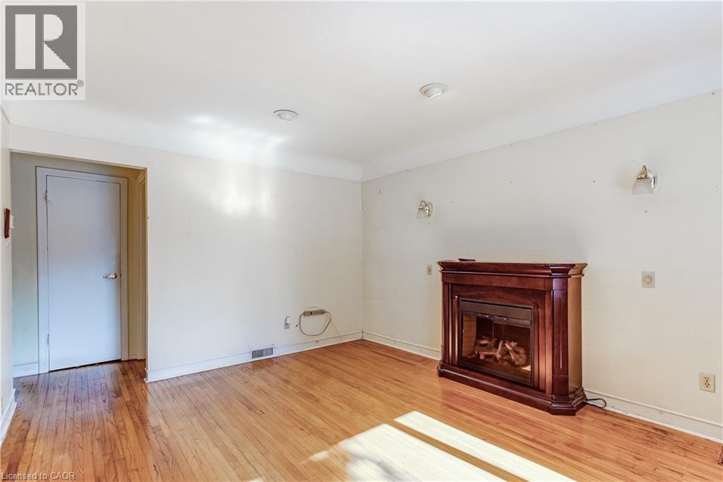 230 East 33rd Street, Hamilton, Ontario  L8V 3T6 - Photo 8 - 40852946