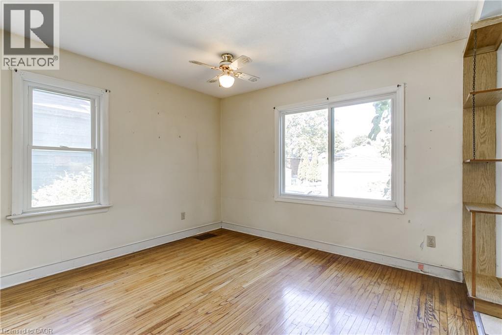 230 East 33rd Street, Hamilton, Ontario  L8V 3T6 - Photo 11 - 40852946